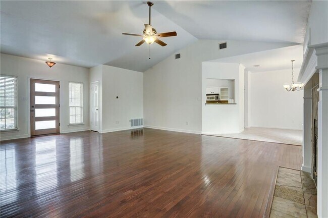 Building Photo - 12024 Cherie Dr