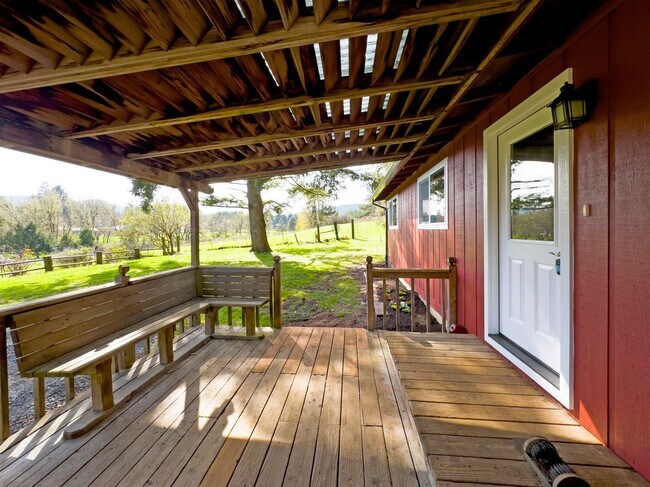 Building Photo - Beautifully Remodeled Country Home