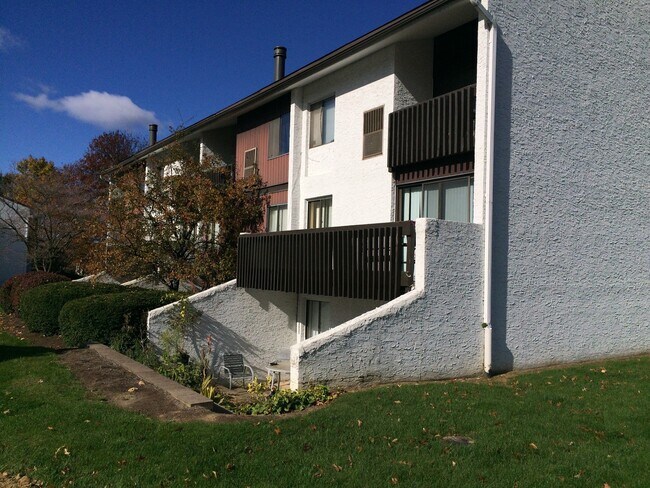 Foto del edificio - 2 Bed , 1 Bath Apt Close to PSU Campus