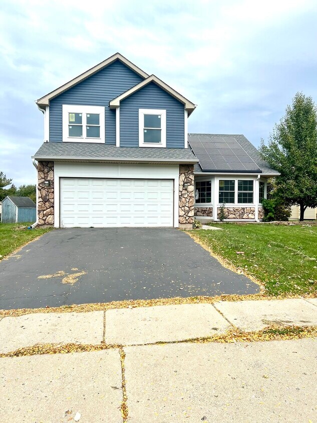 796 Thoreau Dr, Elgin, IL 60120 House Rental in Elgin, IL