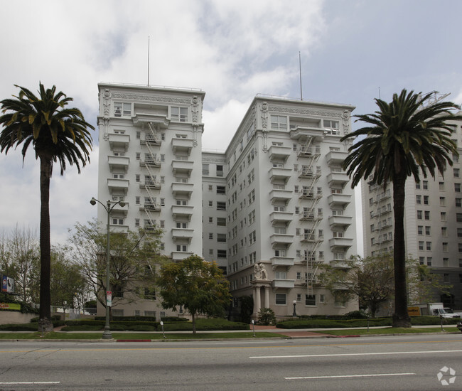 Foto del edificio - Bryson Family Apartments