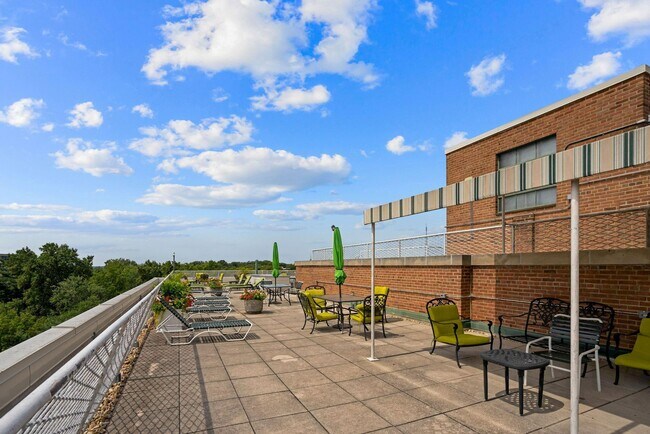 Foto del edificio - 4301 Massachusetts Ave NW
