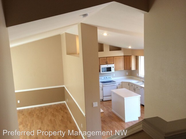 Building Photo - 1325 56th St SE