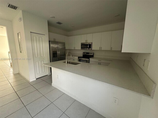 Foto del edificio - 1684 SE 26th Ter