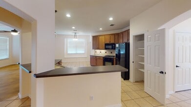 Building Photo - 493 Jefferson Ln