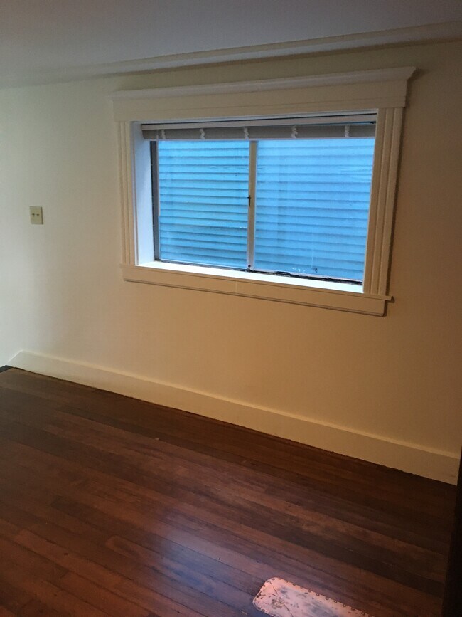 Foto del edificio - 208 De Montfort Ave