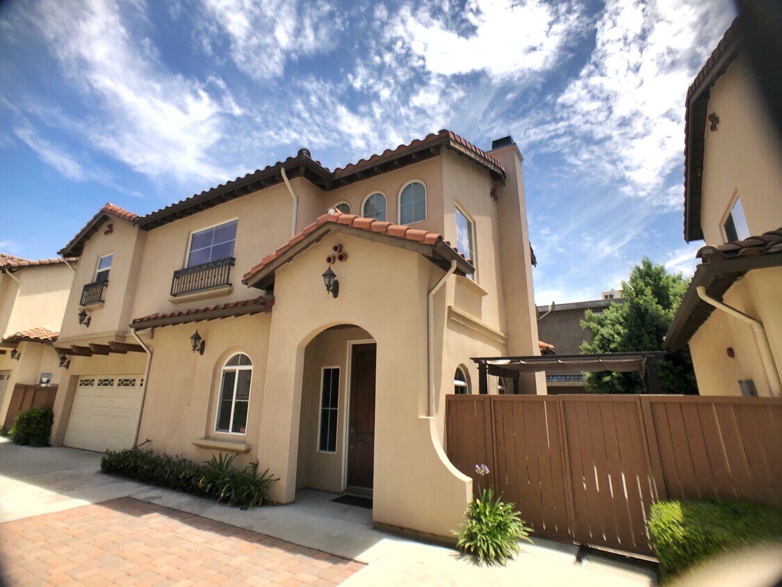 526 Fano St, Monrovia, CA 91016 Townhome Rentals in Monrovia CA