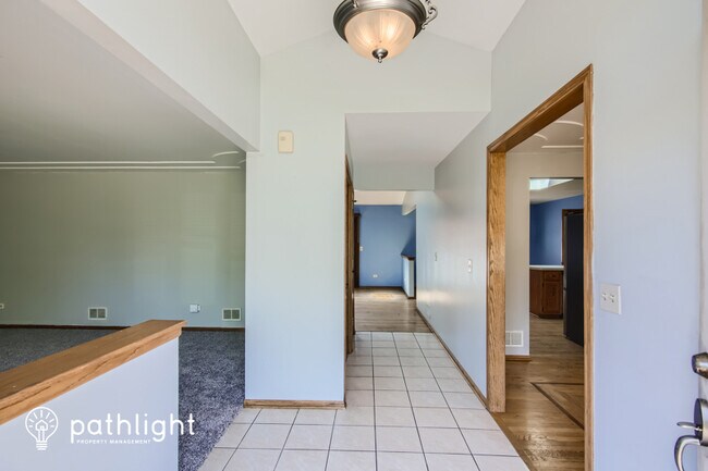 Building Photo - 10618 St John Dr