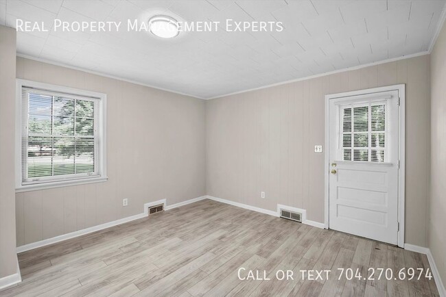 Building Photo - Newly renovated 3bd/2ba ranch for rent!