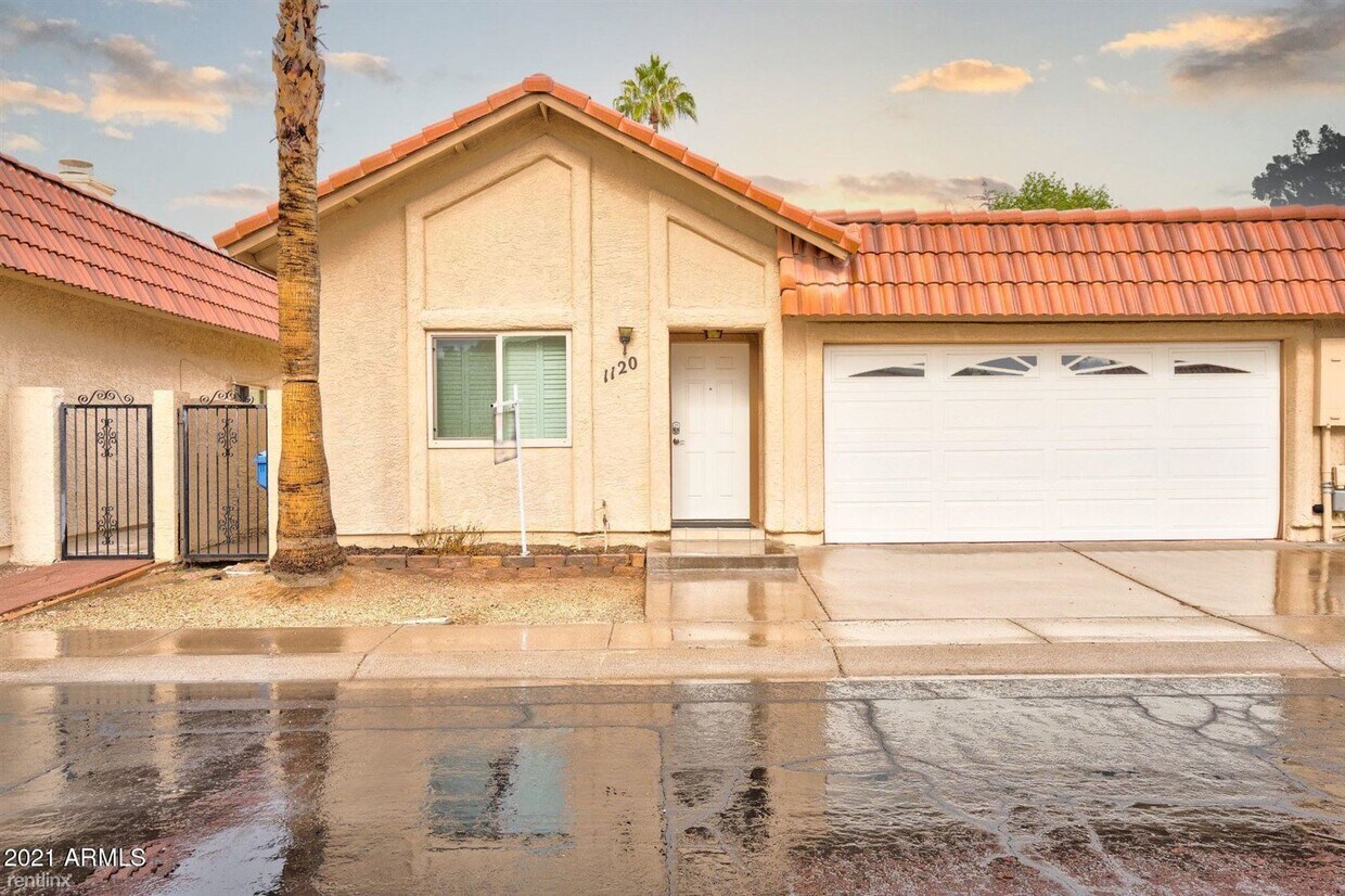 Foto principal - 3 br, 2 bath House - 1120 Charleston Avenue