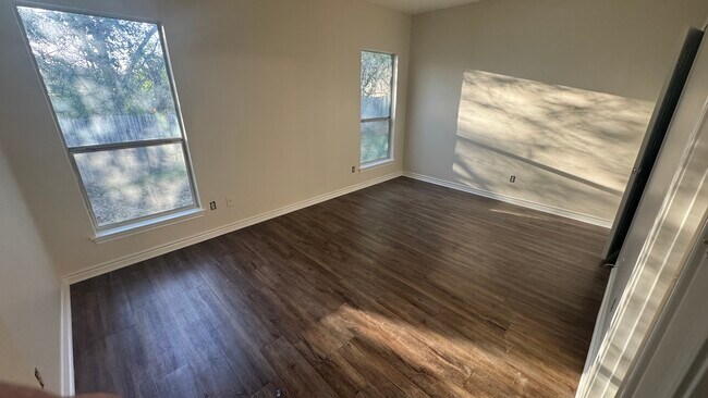 Foto del edificio - 19516 FM 2493