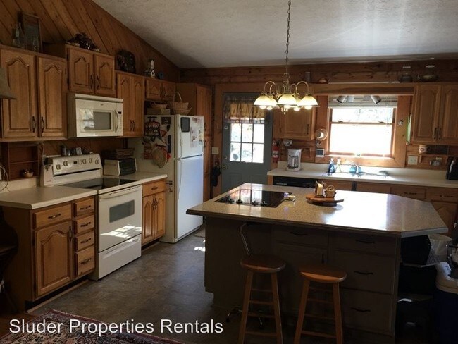 Foto del edificio - 3543 Dark Ridge Rd