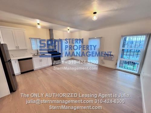 Interior Photo - 559 N. Normandie Ave