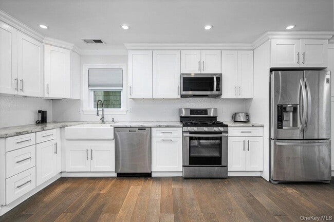 Building Photo - 216 Florence St