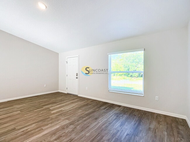 Foto del edificio - 587 Marion Oaks Pass