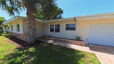 Building Photo - 1315 SE 45th St