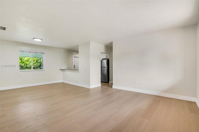 Building Photo - 532 SW 79th Ave