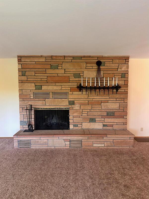 Building Photo - 16107 Bitney Springs Rd
