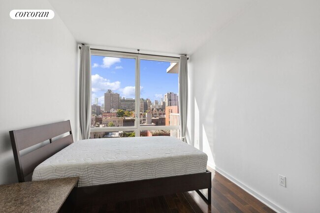 Building Photo - 340 E 23rd St