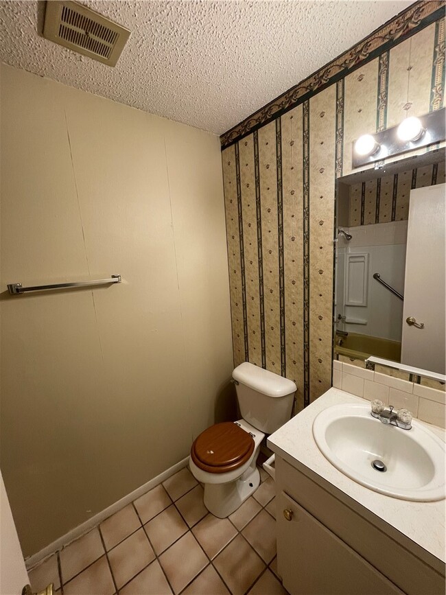 Building Photo - 3102 Scott Ln