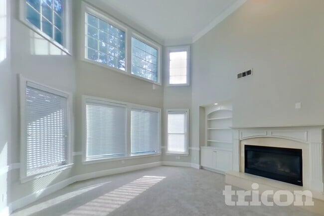 Building Photo - 129 Green Branch Dr