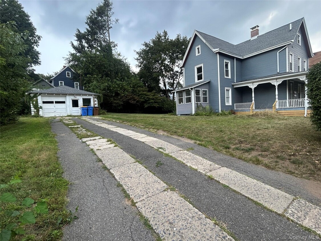 Primary Photo - 127 E Chester St