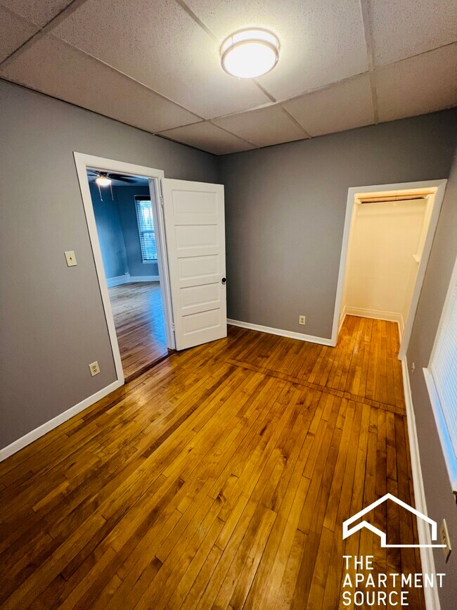 Foto del edificio - 5128 W Henderson St