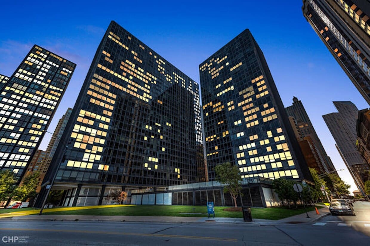 Primary Photo - 900 N Lake Shore Dr