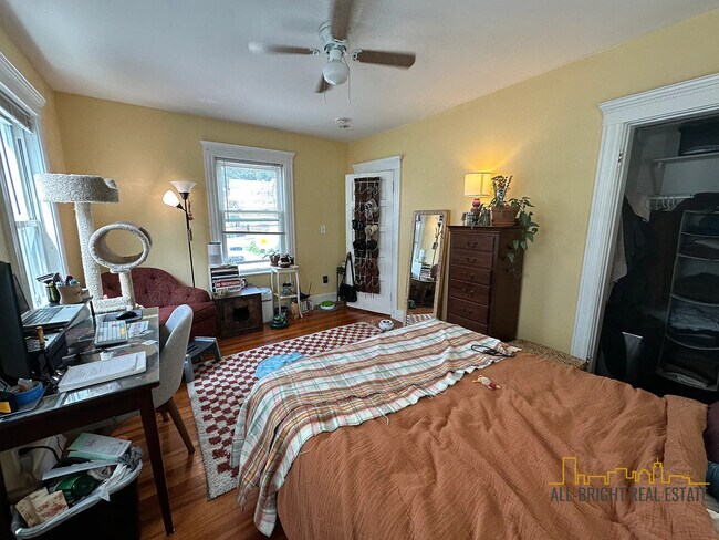 Foto del edificio - 136 Brooks St
