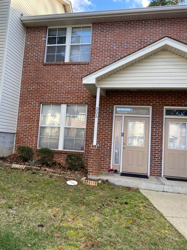 Foto principal - 2014 Midyette Rd