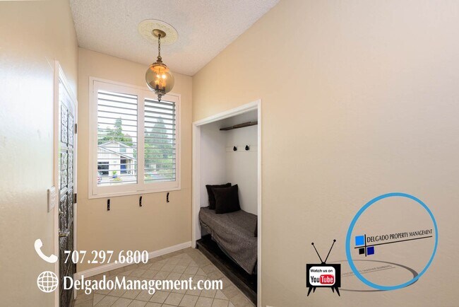 Building Photo - Benicia! Large home located with commanding hilltop view of the Carquinez Strait