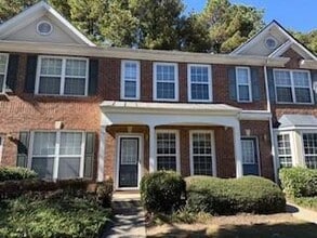 Building Photo - 1499 Cove Creek Cir