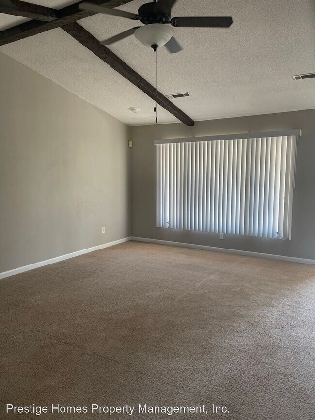 Building Photo - 2 br, 2.5 bath House - 401 E Emerald