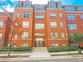 Building Photo - 150 V St NW