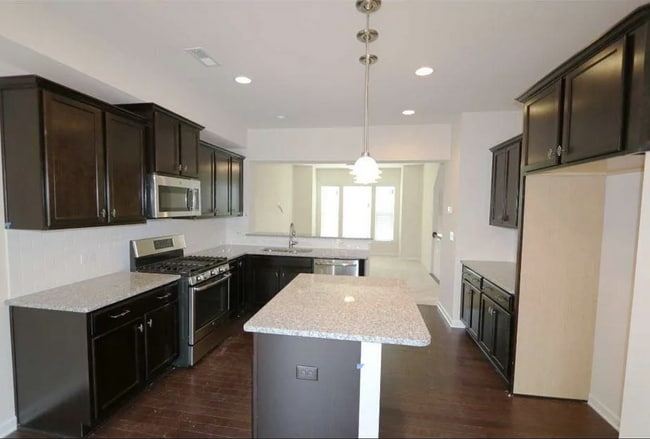 Building Photo - Modern Comfort, Flexible Living, Tailored for You 3 Bedrooms | 2.5 Bathrooms Cameron Creek | Tega...