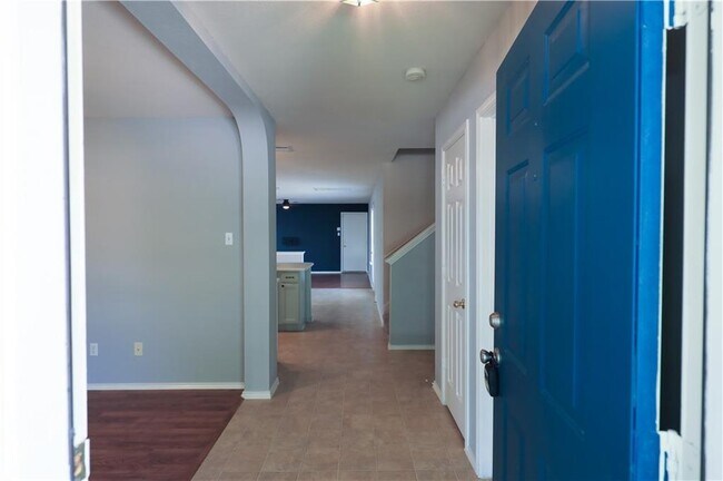 Foto del edificio - 2216 Bluffstone Dr