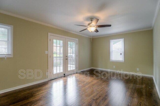 Foto del edificio - 2912 Englewood Terrace