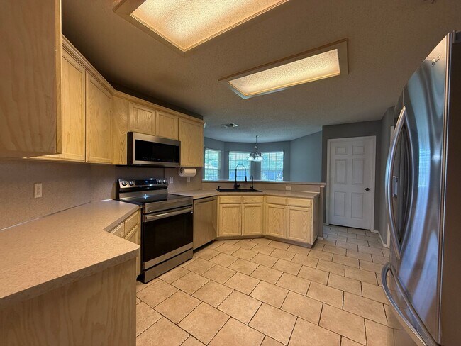 Foto del edificio - Gorgeous 3 bed/2bath home in Twin Oaks AVAILABLE SOON!