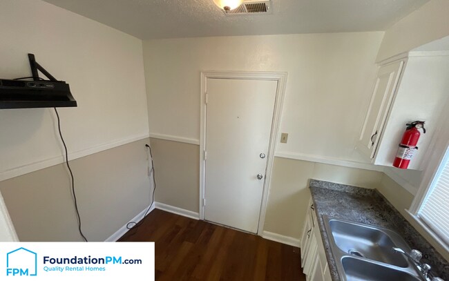 Foto del edificio - 3098 Beaumont Ave