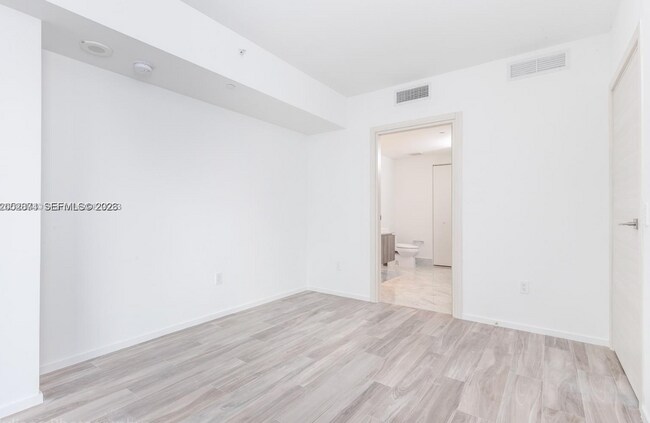 Building Photo - 801 S Miami Ave