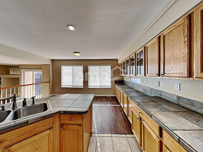 Building Photo - 4892 Waldenwood Dr