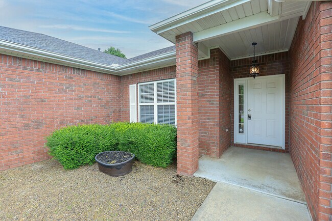 Building Photo - 303 Cross Ln