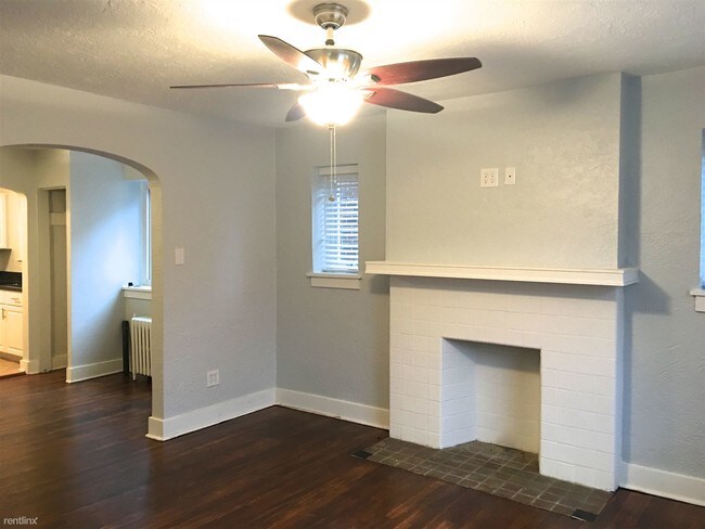 Building Photo - 1 br, 1 bath Apartment - 110 Newburn Dr