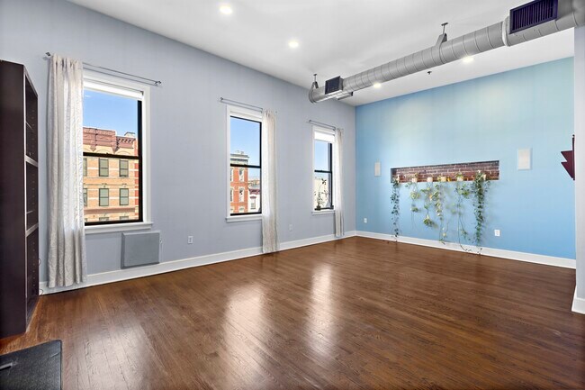 Foto del edificio - 321 Washington St