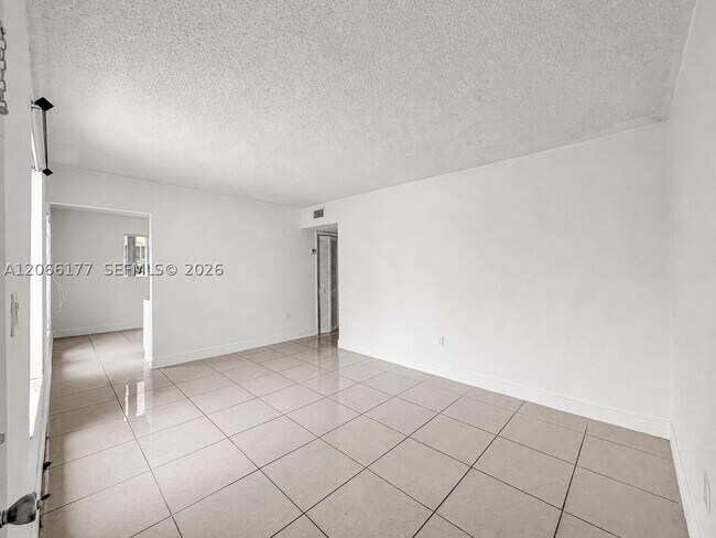 Foto del edificio - 9103 SW 38th St