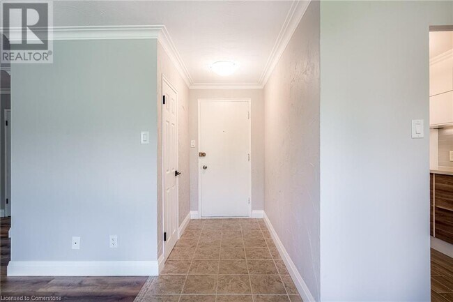 Building Photo - 2052 Courtland Dr
