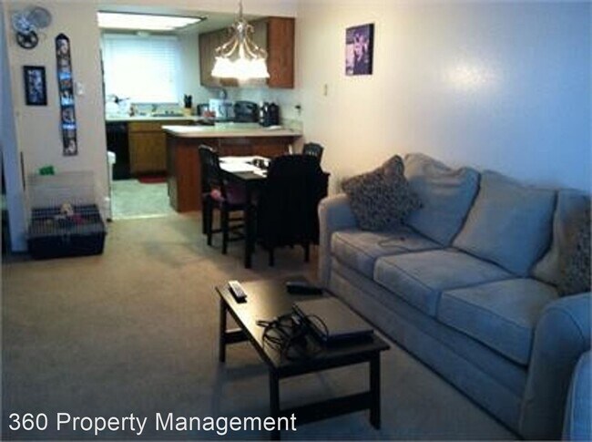 Building Photo - 1160 SW Harrier Cir