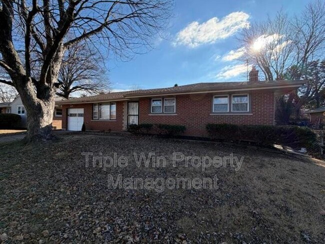 Foto del edificio - 2408 Caverhill Dr