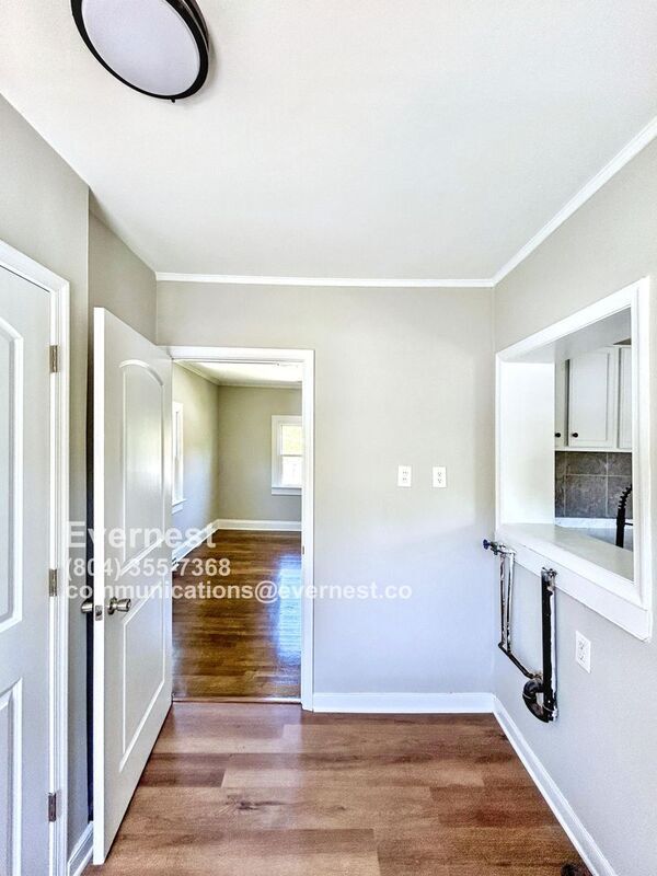 Foto del edificio - 1006 Turner Rd
