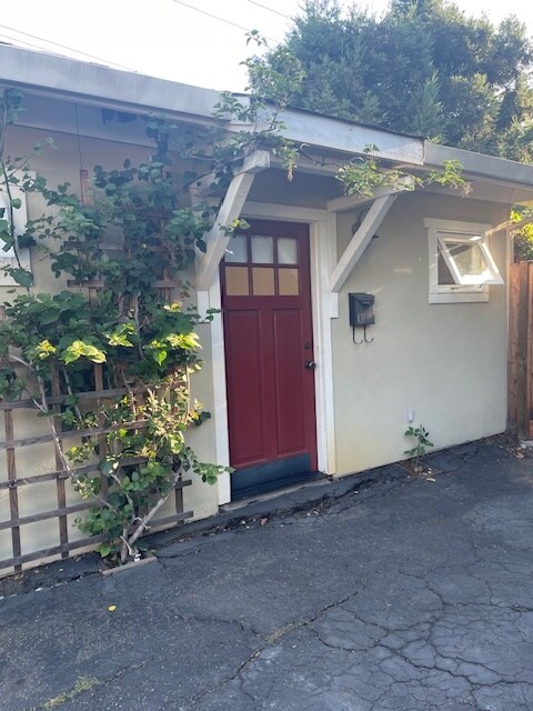 Primary Photo - 867 Linden Dr